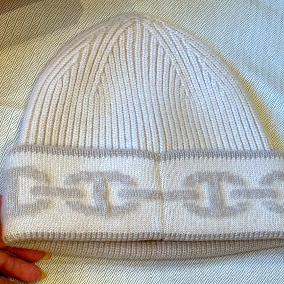 Hermes Heaven Beanie in creme and sable cashmere - Picture 1 of 11